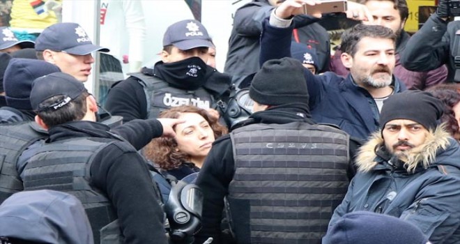 HDP'li vekil kadın polis memurunun kolunu ısırdı