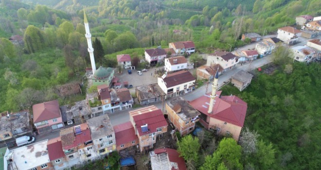  Komşu evlerde 2 dakika farkla iftar açıyorlar