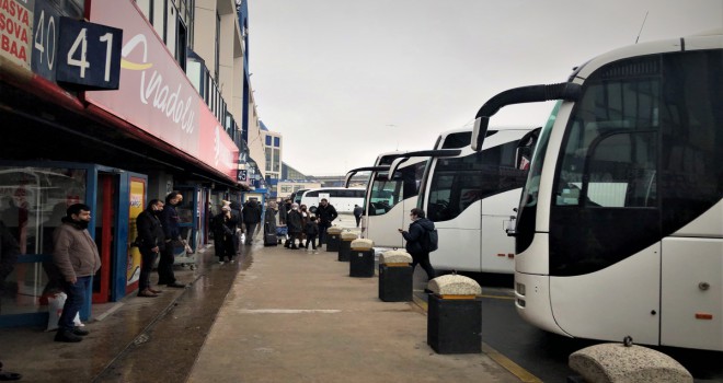 Yılın son gününde otogarda yoğunluk