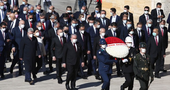 Devlet erkanından Anıtkabir'e ziyaret