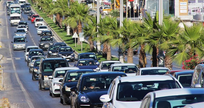 Bodrum'a 700 bin tatilci akın akın geliyor