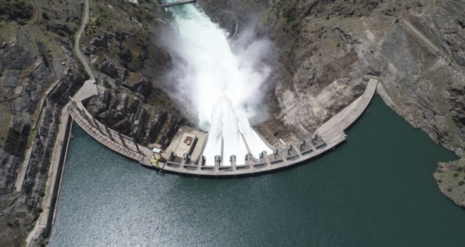 Elektrik üretimi tüm zamanların en yüksek seviyesine ulaştı