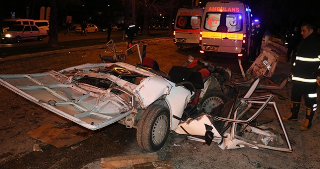 Lüks otomobiliyle yarış yapan sürücü dehşet saçtı; 2 ölü 3 yaralı