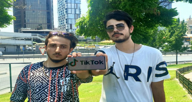 Lise öğrencileri Tiktok'un sınırsız jeton açığını buldu
