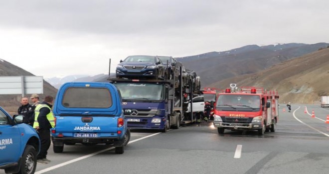 Sıfır kilometre otomobiller alev alev yandı