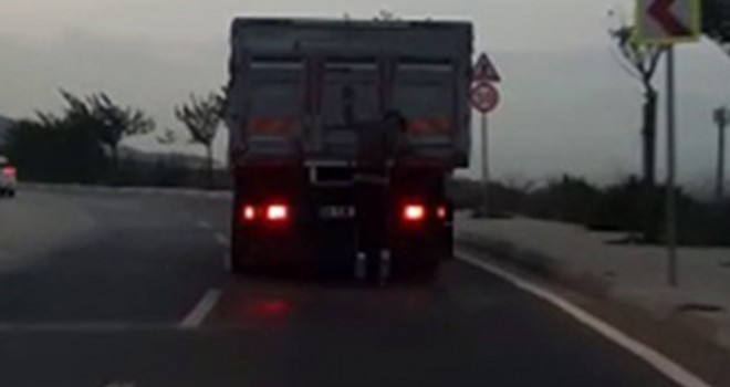  Kurtköy'de patenli gencin tehlikeli yolculuğu kamerada