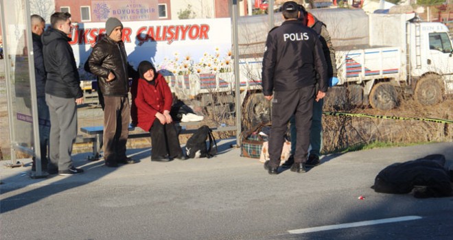  Otobüs durağında en acı bekleyiş