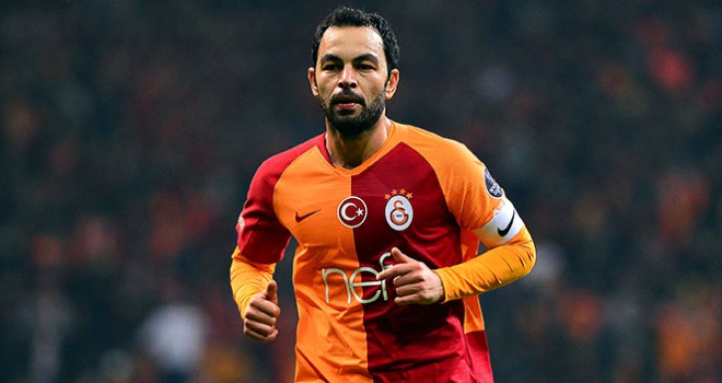 Selçuk İnan, futbol kariyerini noktaladığını açıkladı