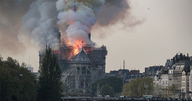 Notre Dame yangınında suç unsuruna rastlanmadı