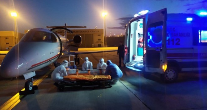 Sudan'daki Covid-19'lu vatandaş ambulans uçakla yurda getirildi,