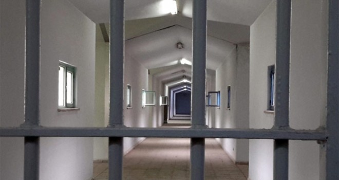 Adalet Bakanlığı, ceza infaz kurumlarında Covid-19'a karşı alınan tedbirleri iki hafta uzattı