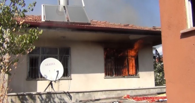 Hırsızlar bunu da yaptı: Yaşlı adamın 80 bin lirasını çalıp, evi ateşe verdiler