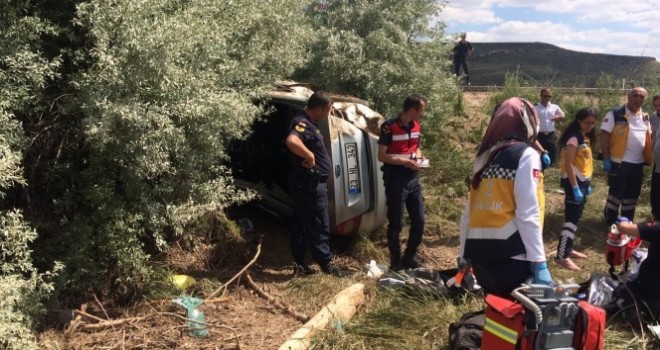 Mezuniyetten dönen otomobil takla attı: 4 ölü, 1 yaralı