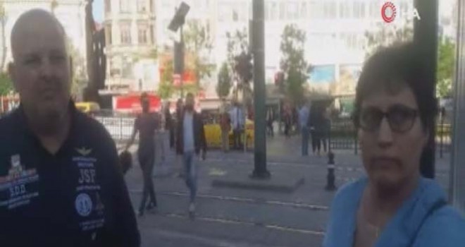 Karaköy'de İspanyol ve Fransız turistlerin tramvay kavgası kamerada
