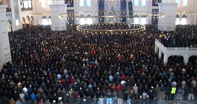 Karamollaoğlu'nun dolmaz dediği Çamlıca Camii tıklım tıklım   Karamollaoğlu, dolmaz dediği ,Çamlıca Camii, tıklım tıklım