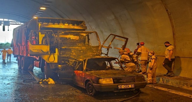 İzmir-Aydın Otoyolu'nda feci kaza: 4 ölü, 2 yaralı