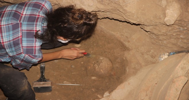 2 bin 400 yıllık mezar gün yüzüne çıktı