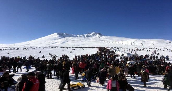 Erciyes hafta sonu 110 bin kişiyi ağırladı