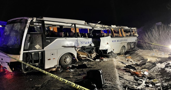 Cenaze yakınlarını taşıyan yolcu otobüsü devrildi: Ölü ve yaralılar var