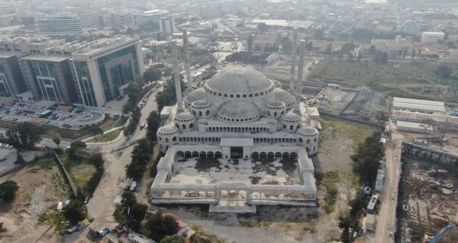 İzmir'in bitmeyen protokol camisi
