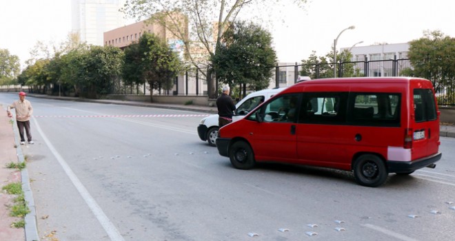 'Yol benim, sebze bahçesi yapacağım' diyerek caddeyi trafiğe kapattı