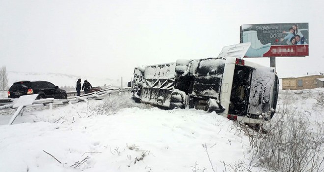  Kütahya'da otobüs kazası: 19 yaralı