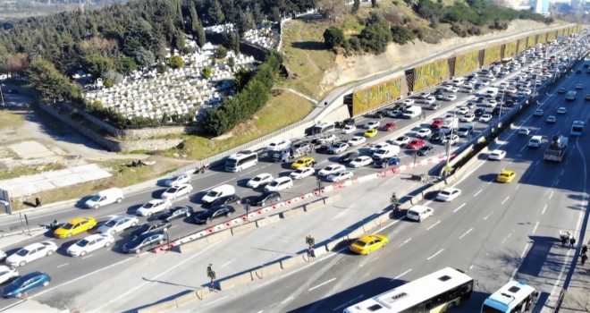 Maltepe'de bitmeyen yol çalışması trafik çilesini ikiye katladı