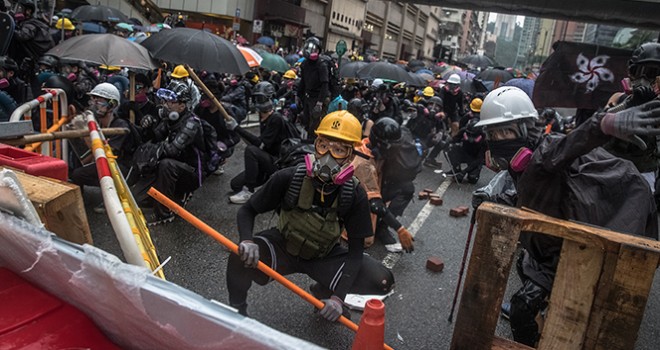  Hong Kong'da protestolara neden olan tasarı geri çekilecek