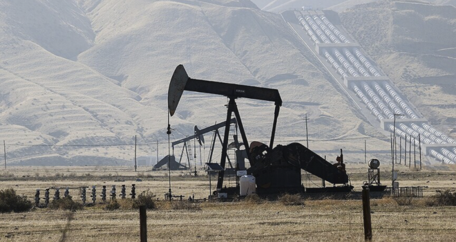 Brent petrolün varili 103 dolar seviyesine geriledi