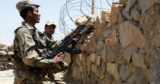 Pakistan ve Afganistan sınır birlikleri birbirlerine ateş açtı