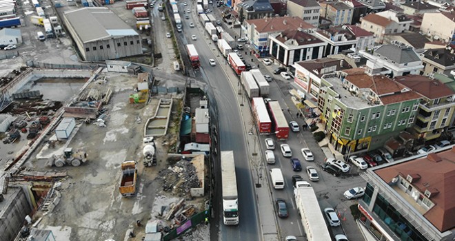 Kilometrelerce tır kuyruğuna sebep oldu