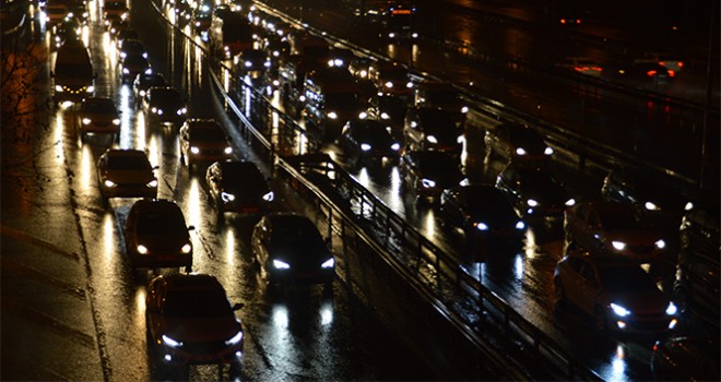  İstanbul'da trafik yoğunluğu yüzde 80'lere ulaştı