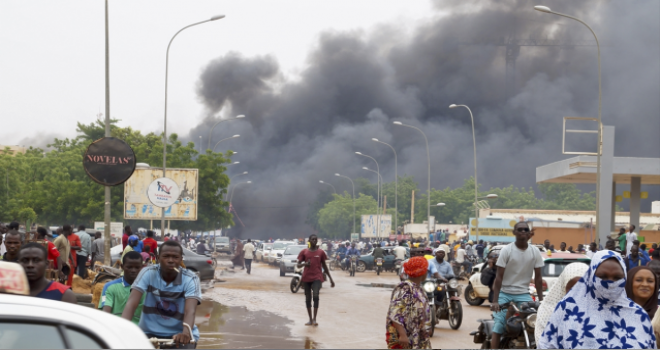 Nijer'deki darbeye dünyadan tepki yağdı