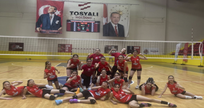 Onikişubat Belediyespor Midi Kız Voleybol Takımı Türkiye Şampiyonası Yolunda