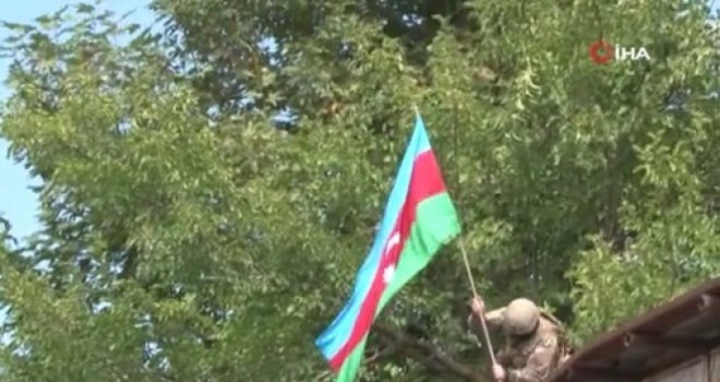 Ermenistan işgalinden kurtarılan Cebrayıl iline Azerbaycan bayrağı dikildi