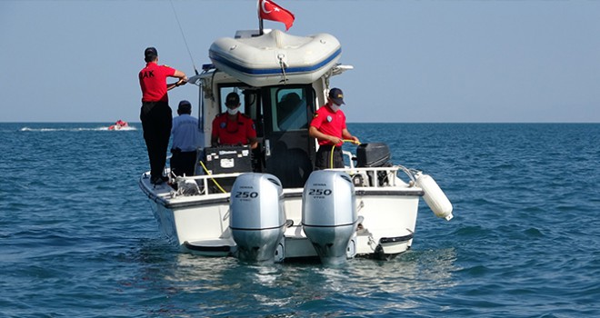Van Gölü'ndeki batık göçmen teknesi ROW cihazıyla aranıyor