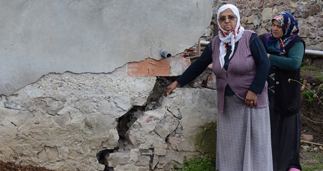 Heyelan korkusu yaşayan vatandaşlar: 'Geceleri uyumaya korkuyoruz'