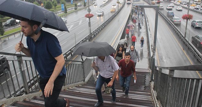 İstanbul güne yağışla başladı