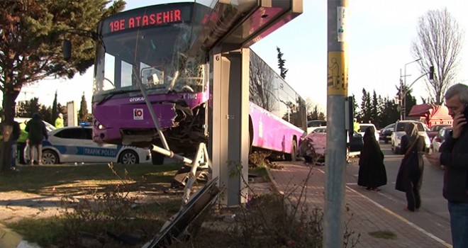 Ataşehir'de kaza: Otobüs ile otomobil çarpıştı