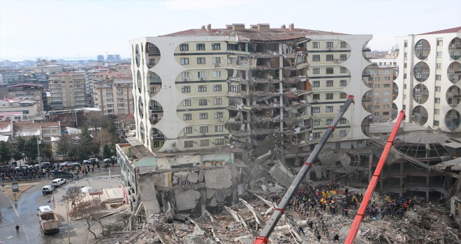 Diyarbakır’da 89 kişinin hayatını kaybettiği Galeria Sitesi davası başladı