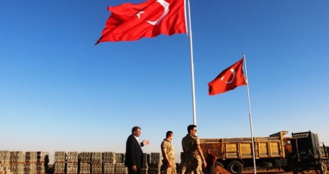 Suriye sınırına 9. dev Türk Bayrağı dikildi