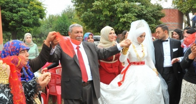 Şanlıurfa'da aşiret lideri 24'üncü çocuğunu evlendirdi
