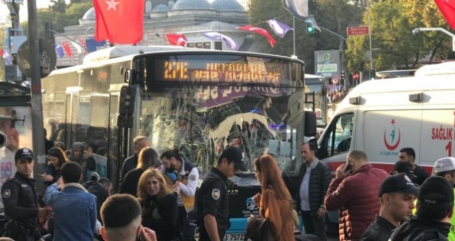  Beşiktaş'ta otobüs durağa daldı: 5'i ağır 15 yaralı