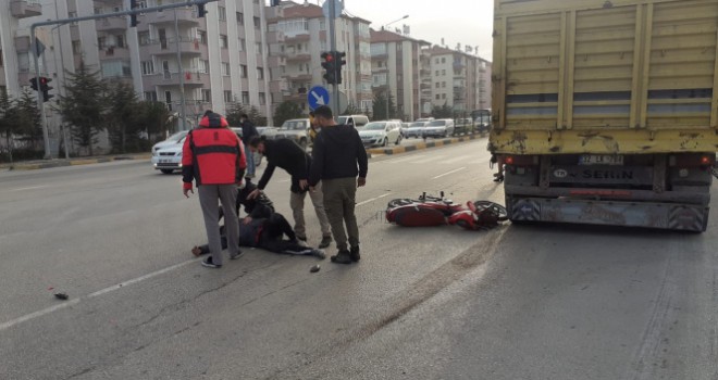 Isparta'da tır ile çarpışan motosikletin sürücüsü ölümden döndü