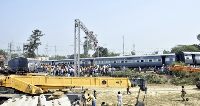 Hindistan’da tren kazası: 5 ölü, 30 yaralı