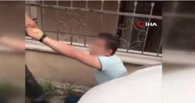 İstanbul'da duştaki kadını dikizlerken kocasına yakalandı!
