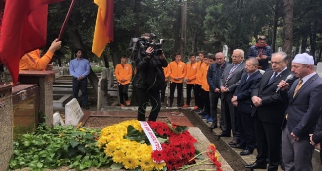 Galatasaray'ın kuruluşunun 113. yıl dönümünde Ali Sami Yen mezarı başında anıldı.