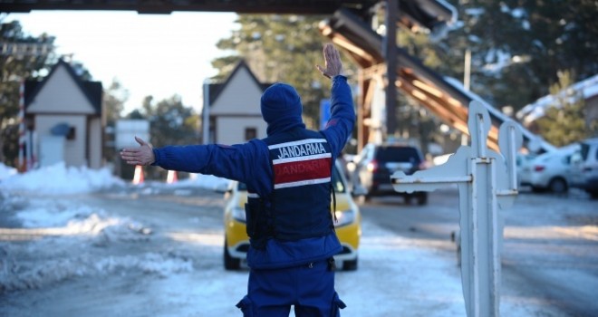 Jandarma Uludağ'da kuş uçurtmuyor