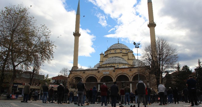 Cuma namazı en yakın camide kılınabilecek