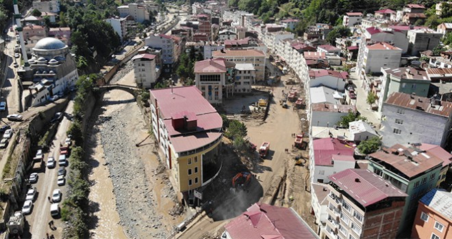 Dereli caddeleri selin üzerinden geçen 4 günün ardından büyük ölçüde temizlendi